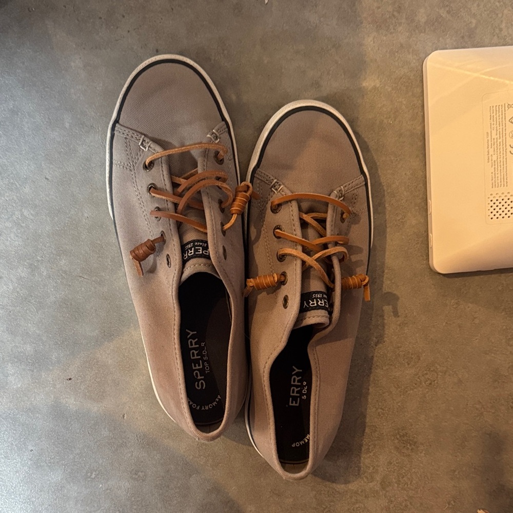 Sperry women’s Tan and gray Boat Shoes